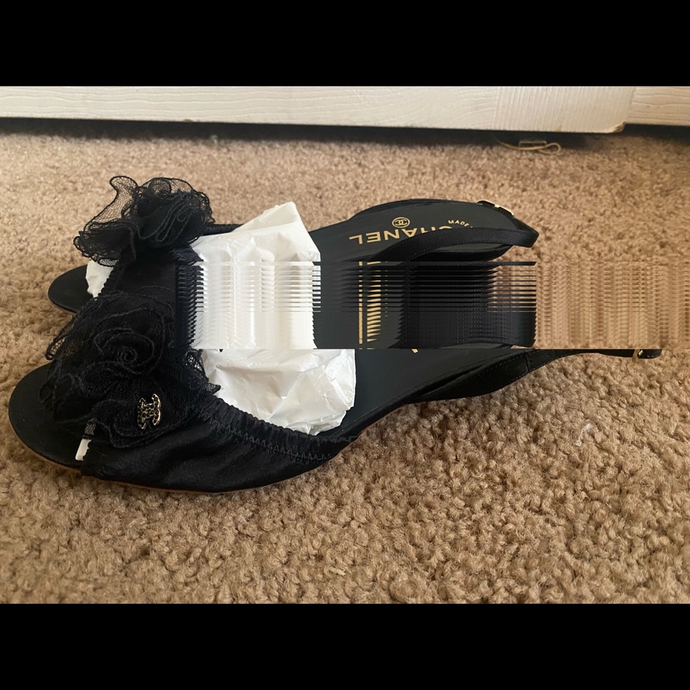 Chanel Black Satin Camelia Kitten - Picture 4 of 7